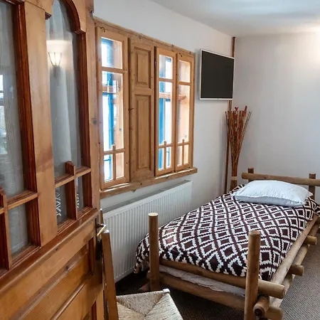 Casa Plaiul Cailor: Rustic Mountain Hideaway * Provita de Sus