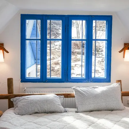 Villa Casa Plaiul Cailor: Rustic Mountain Hideaway *