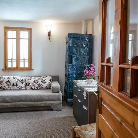 Villa Casa Plaiul Cailor: Rustic Mountain Hideaway